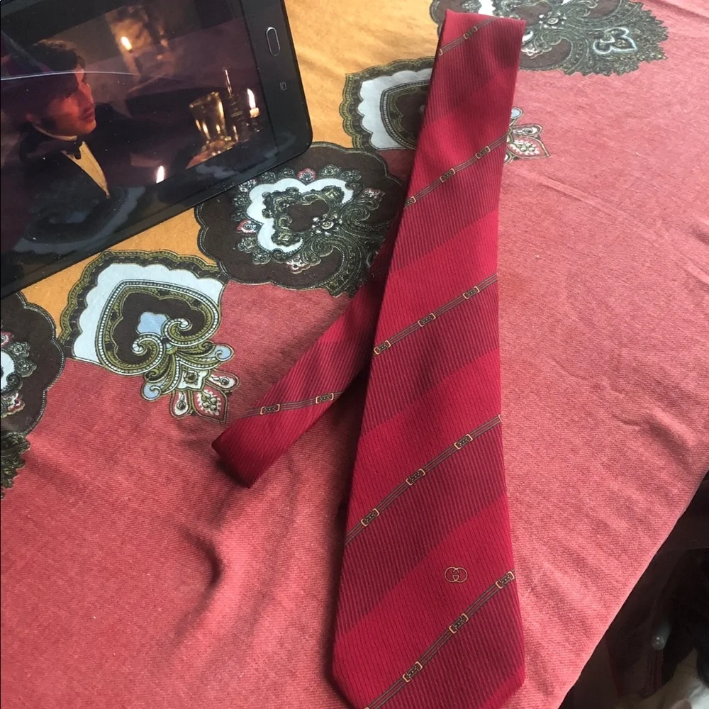 Vtg Gucci bit logo silk tie
